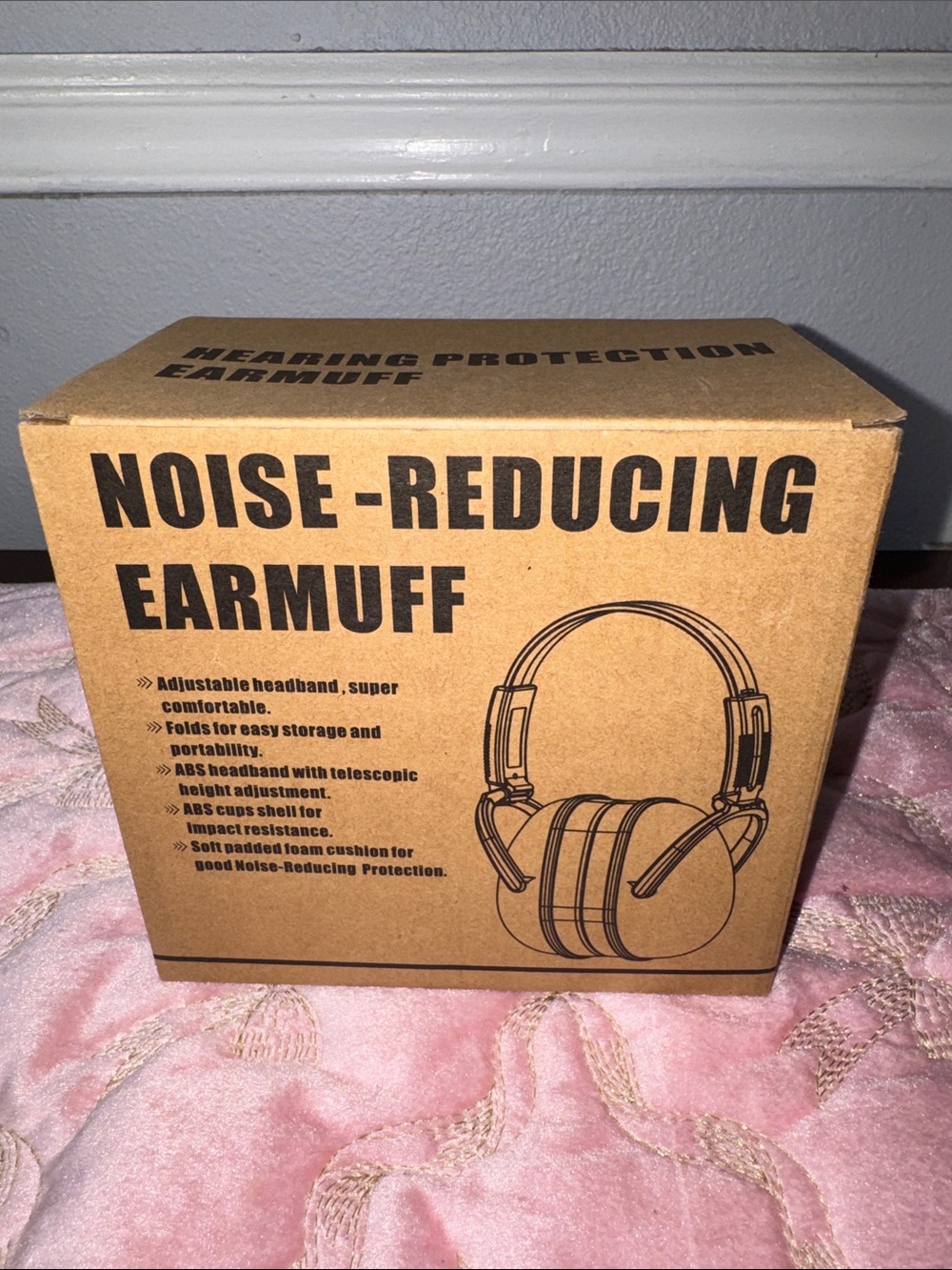 Noise-Reducing Earmuff Headphones - Black